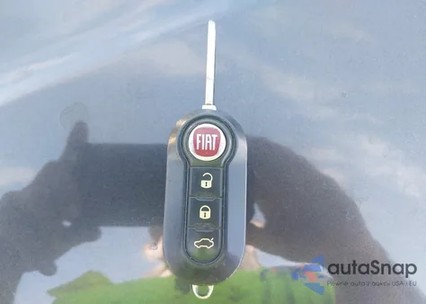 2014 Fiat 500L Lounge z USA, uszkodzony, nr VIN ZFBCFACHXEZ007451